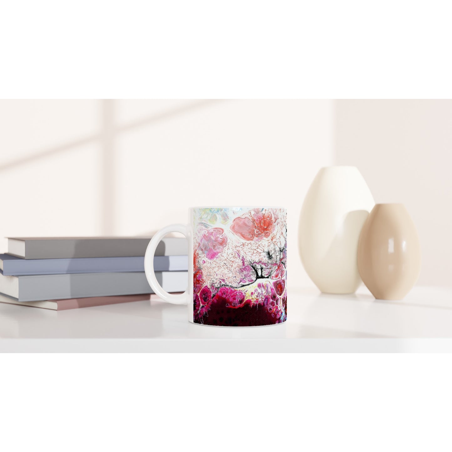 Lebhafte, mehrfarbige, minimalistische, abstrakte Tasse